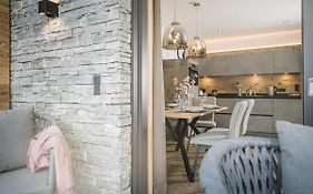 LENZup Apartments